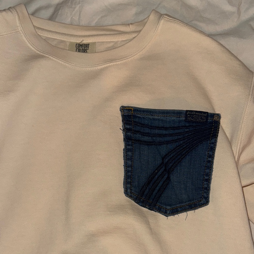 7’s pocket comfort colors crew neck